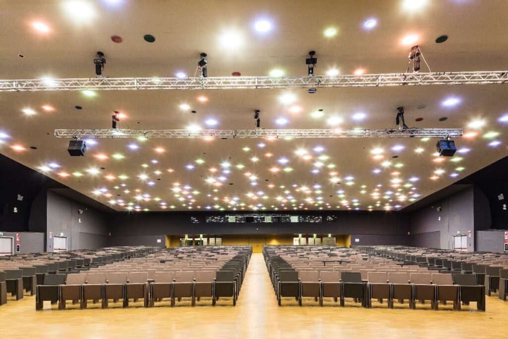 Sale congressi del MiCo Milano Interno del MiCo Milano durante un congresso internazionale