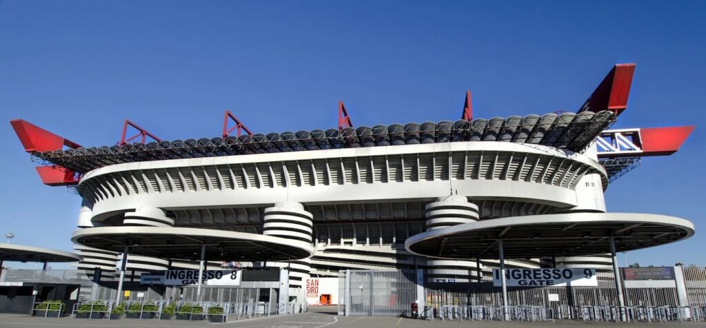 Stadio San Siro a Milano, vista esterna dello stadio Giuseppe Meazza